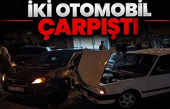 İki Otomobil Çarpıştı
