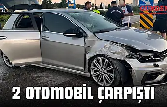 Kastamonu'da 2 Otomobil Çarpıştı
