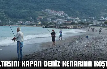 Oltasını Kapan Deniz Kenarına Koştu