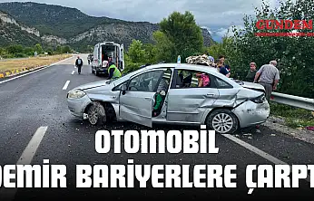 Otomobil Demir Bariyerlere Çarptı, Yaralılar Var!