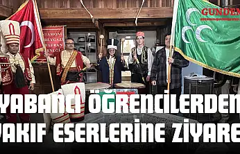 Yabancı Öğrenciler Yöresel Kıyafetler Giyip Halk Oyunu Oynadı