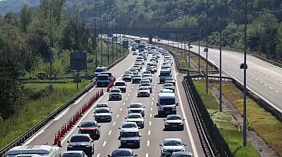 Bayram tatilinin bitmesiyle Bolu geçişinde trafik durma noktasına geldi