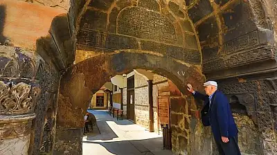 Bir Zamanlar Şifa Dağıtıyordu
