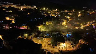 Çankırı'da alevlere teslim olan ev küle döndü