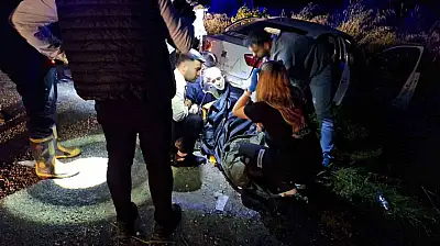 Çorum'da iki otomobil çarpıştı: 1'i ağır 7 yaralı