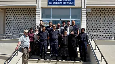 Huzurevi Sakinlerinden Jandarmaya Anlamlı Ziyaret
