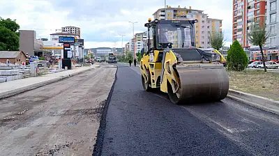 İki Caddede Yol Çalışması Sürüyor