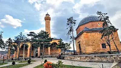 İsmail Bey Kastamonu'yu Neden Savaşmadan Osmanlı'ya Bıraktı?