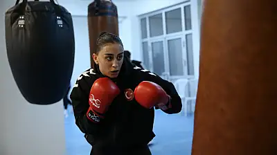 Sakatlıklara Rağmen Pes Etmedi