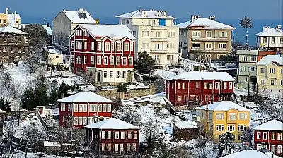 Tarihi İnebolu Evleri Sokaklara Renk Katıyor