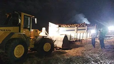 Tarlada Mahsur Kalan Araçlar Kurtarıldı