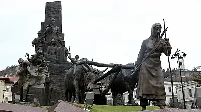 Türk Kadınının Kahramanlık Timsali