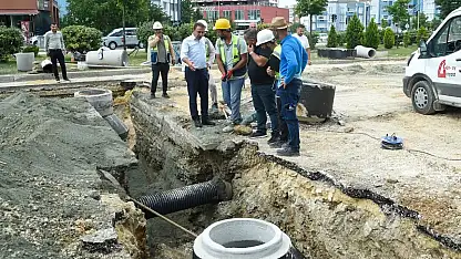 Altyapı Ve Yol Çalışmaları Sürüyor