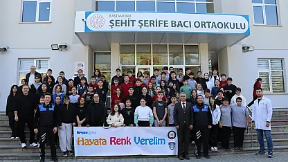 Hayata Renk Vermeye Devam Ediyorlar