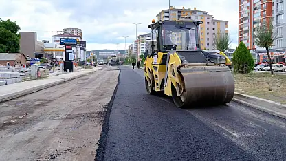 İki Caddede Yol Çalışması Sürüyor