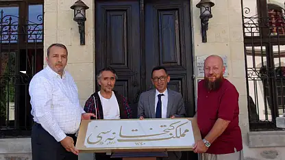 Kırılan Kitabe Yeniden Yazıldı