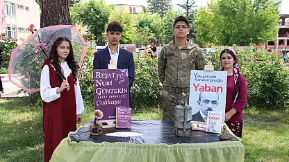 Öğrenciler Roman Kahramanlarını Canlandırdı