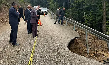 Ağlı'da Yol Çöktü!