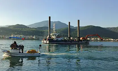 Cide Limanı Kum Ve Milden Temizleniyor