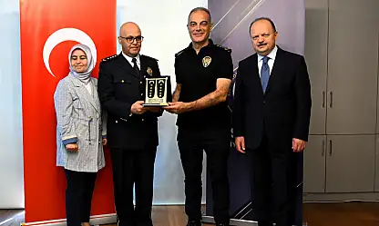 Emniyet Mensuplarına Yeni Rütbe Ve Plaket Takdimi