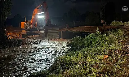 Taşkın Riskine Karşı Ekipler Dere Yataklarında Çalışma Yapıyor