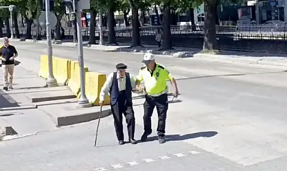 Yaşlı Adama Yardım Yürekleri Isıttı