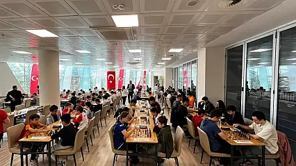Anneler Günü'ne Özel Hızlı Satranç Turnuvası