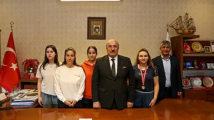 Başkan Arslan Başarılı Sporcuları Ağırladı