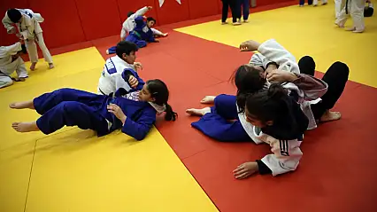 Dezavantajlı Çocuğa Judoyu Sevdirdiler