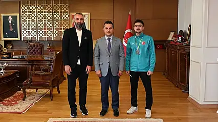 Dünya ikincisinden Rektör Topal'a Ziyaret
