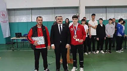 Seydiler İstiklâl Yolu Lisesi'nden Dünya Derecesi