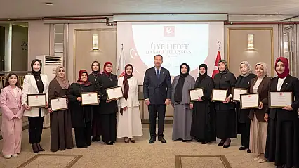 Tuba Güzel'e Başarı Belgesi Takdim Edildi