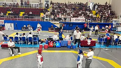 Türkiye Batı Minikler Taekwondo Şampiyonası'nda Mücadele Ettiler