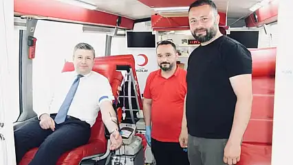 Kaymakam Uçar'dan Örnek Davranış: Kan Bağışında Bulundu