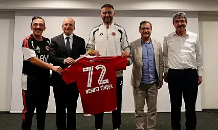 Bakan Şimşek, Bolu kampındaki Batman Petrolspor'u ziyaret etti