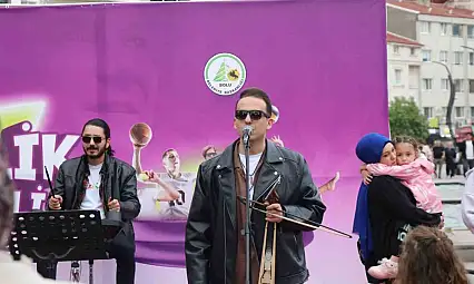Bolu'da Gençlik Konseri'ne Yoğun İlgi