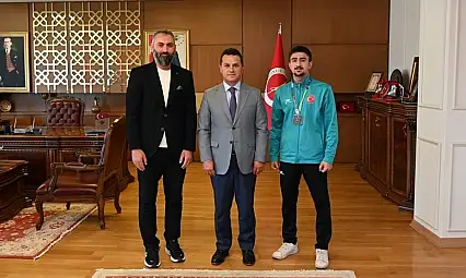 Dünya ikincisinden Rektör Topal'a Ziyaret