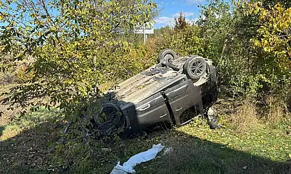 Kamyonet 38 metre aşağı yuvarlandı: 1 ölü, 1 yaralı