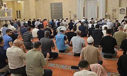 Mevlid Kandili Camilerde Dualarla İdrak Edildi