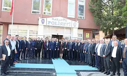 Vali Çağatay, muhtarlarla bir araya geldi