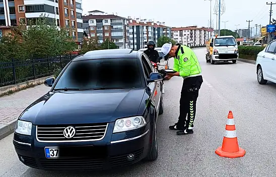 100 Araç ve Sürücüsü Denetlendi