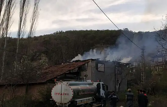 2 Katlı Ev Alevlere Teslim Oldu