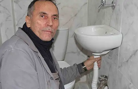 35 Yıldır İlçe İlçe Gezip Geçimini Sağlıyor