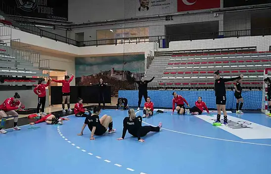 A Milli Kadın Hentbol Takımı, Çekya Maçının Hazırlıklarını Kastamonu'da Sürdürdü