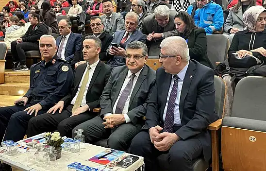 Aşık Veysel Anıldı