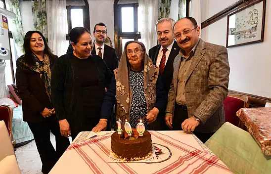 Asırlık Çınar 100. Yaş Gününde Yalnız Bırakılmadı