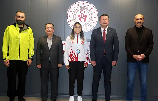 Asuman Çığlıoğlu'ndan Gençlik Spor'a Ziyaret