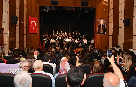 Atatürk'ün Sevdiği Şarkılar Seslendirildi