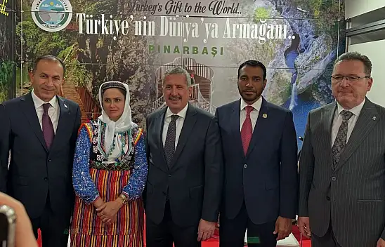 BAE Ankara Büyükelçisi Al Dhaheri, Pınarbaşı Standını Ziyaret Etti
