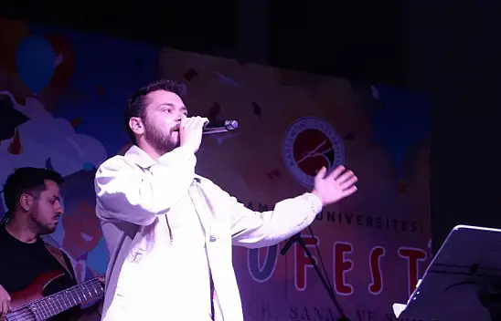 Bahar Şenlikleri'nde Can Kavalcı Sahne Aldı
